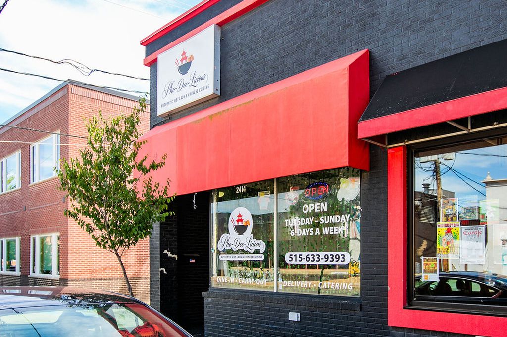 Pho Dee-Licious storefront with its red awning on University Avenue